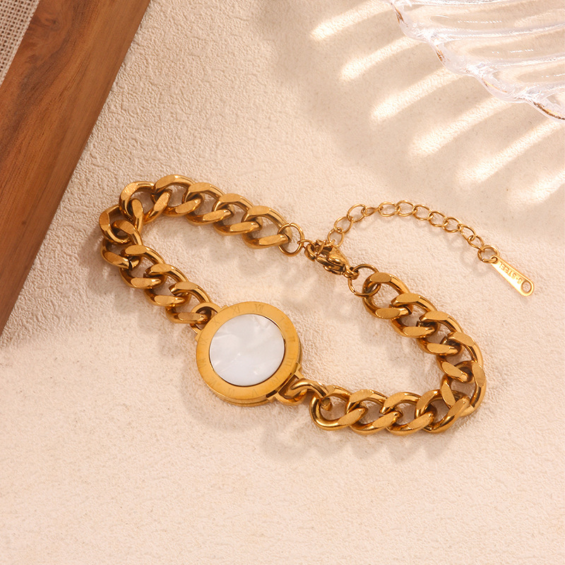 3:Gold bracelet jx031