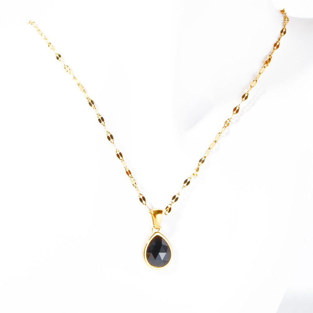 1:Single-layer black necklace