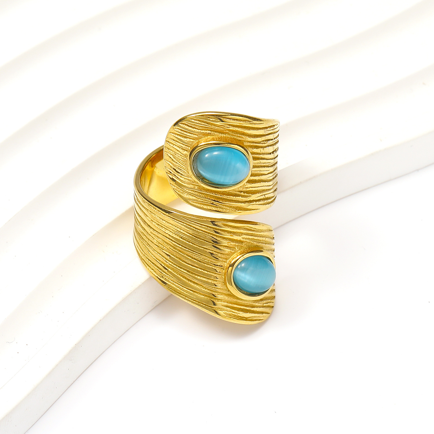 Lake water blue cat's eye US Size #6