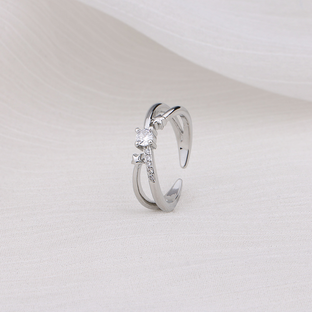 1:White gold sparkling diamond interwoven ring