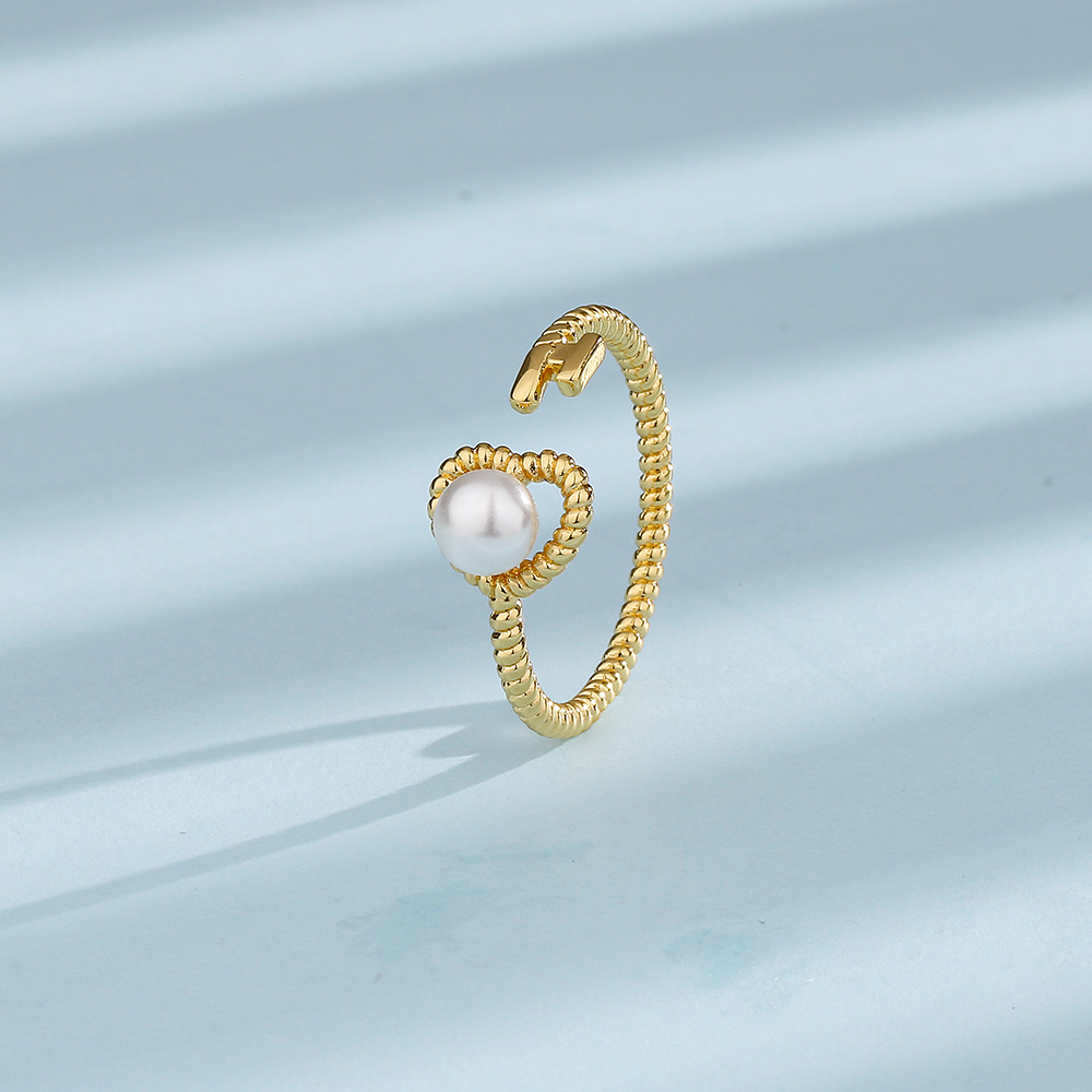 2:Gold Love Pearl Ring