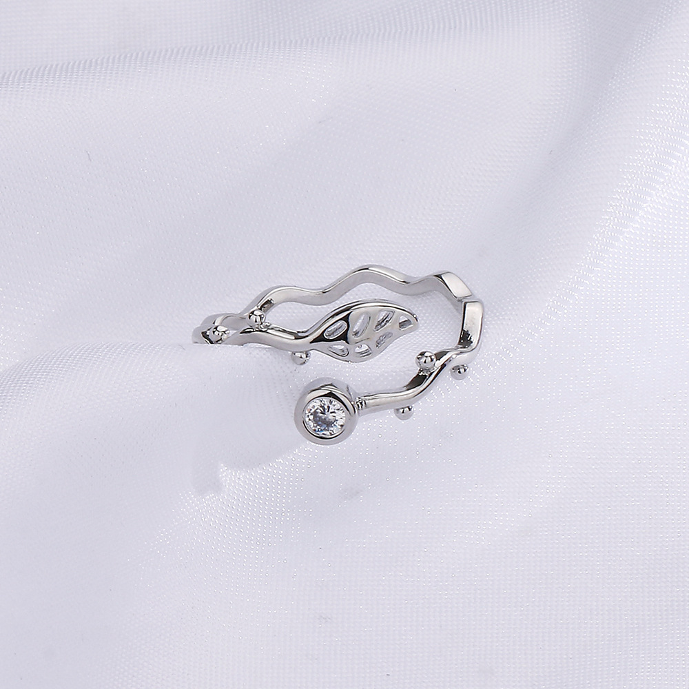 1:Leaf Ring (White Gold)