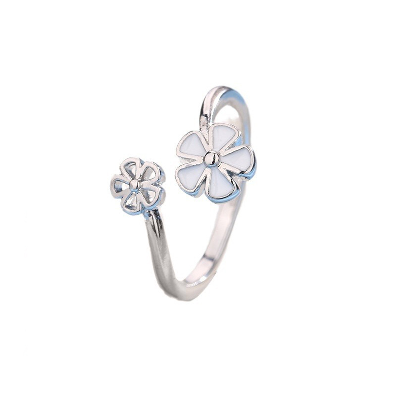 1:White Flower Ring