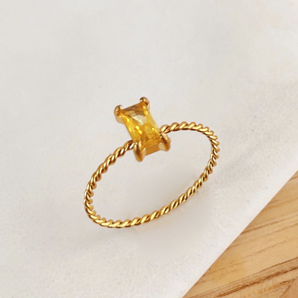 3:B292 yellow zircon fine twist ring gold