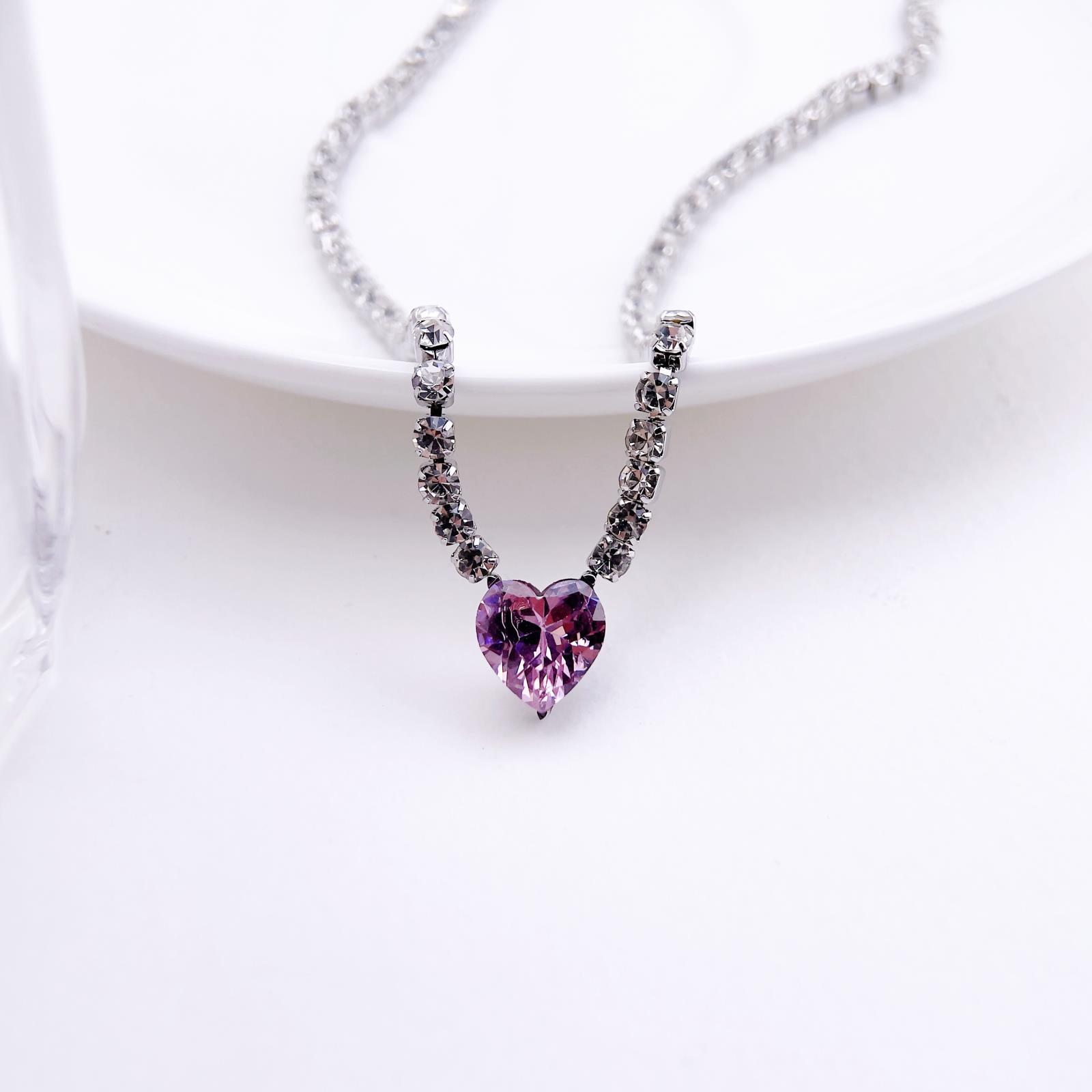 1:Heart shaped pink diamond necklace silver