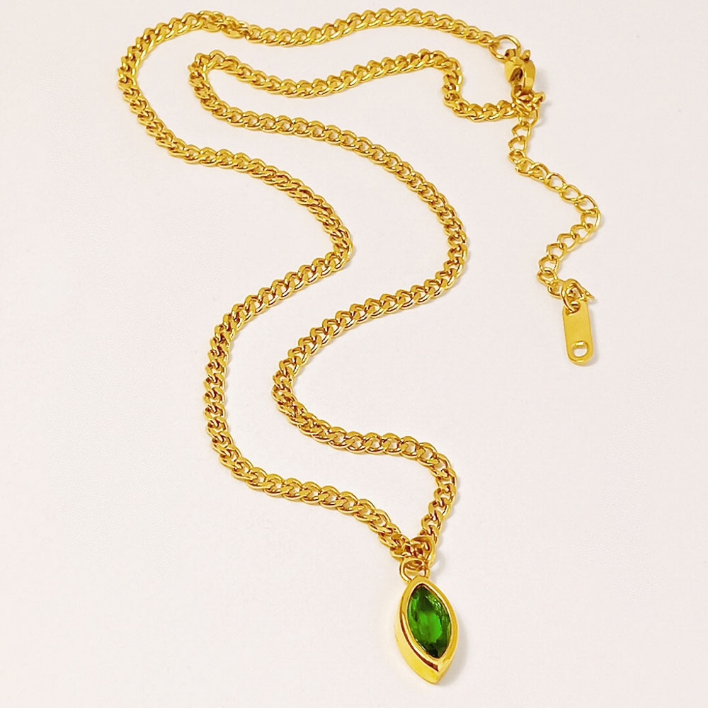 1:Green Zircon Clavicle Chain Gold B350