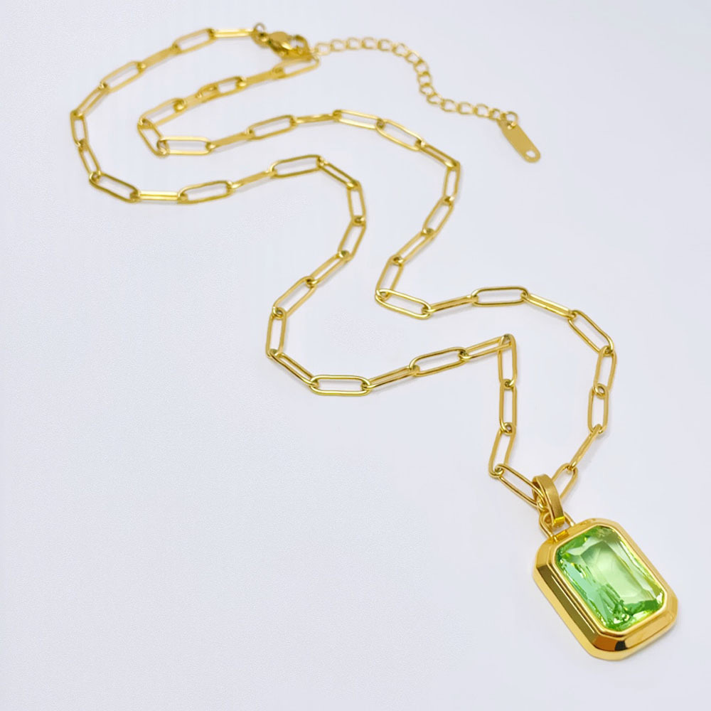 2:A236 green square diamond necklace gold