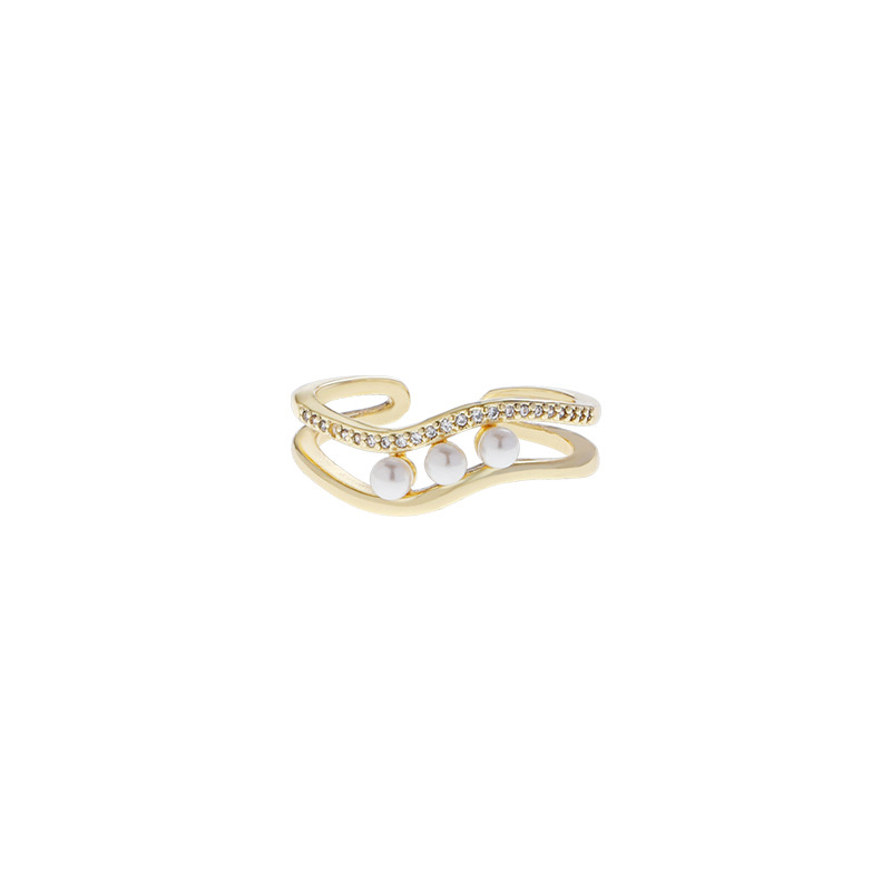 2:Yellow gold irregular pearl ring