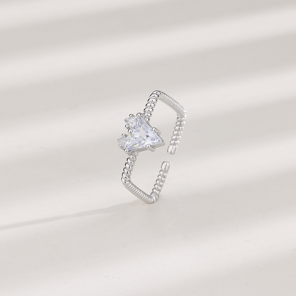 1:White gold Super Flash heart square ring