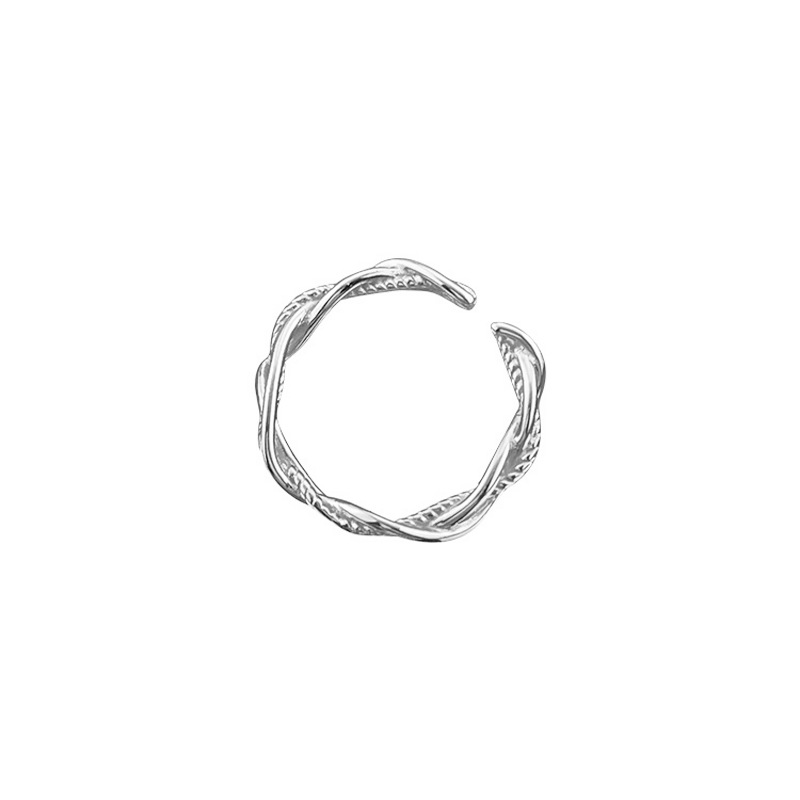 1:White gold interwoven ring