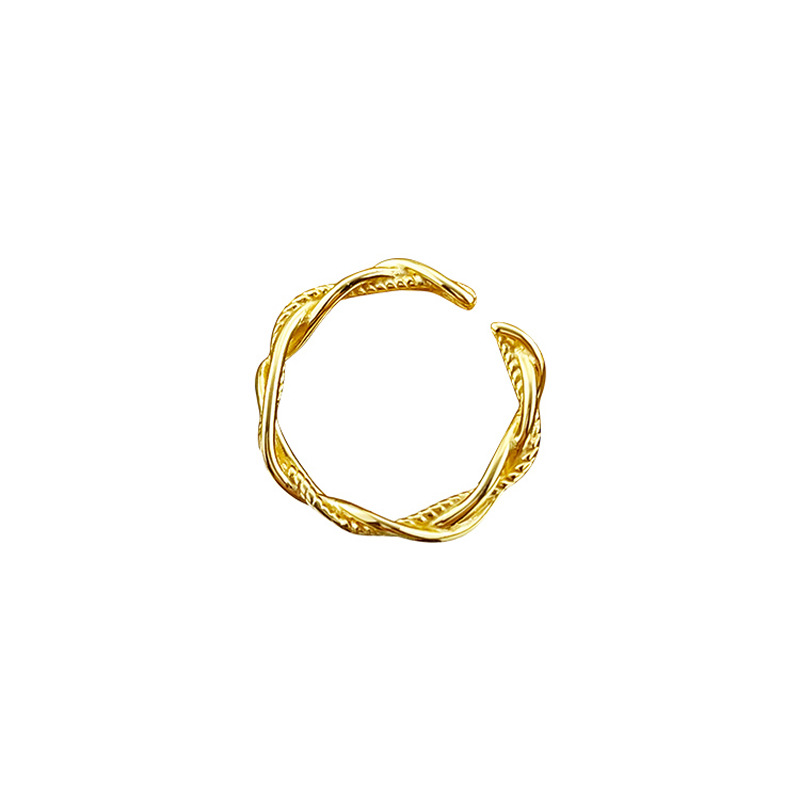 2:Gold interlaced ring