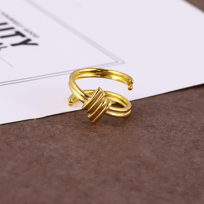 2:White Gold Line ring (gold color)