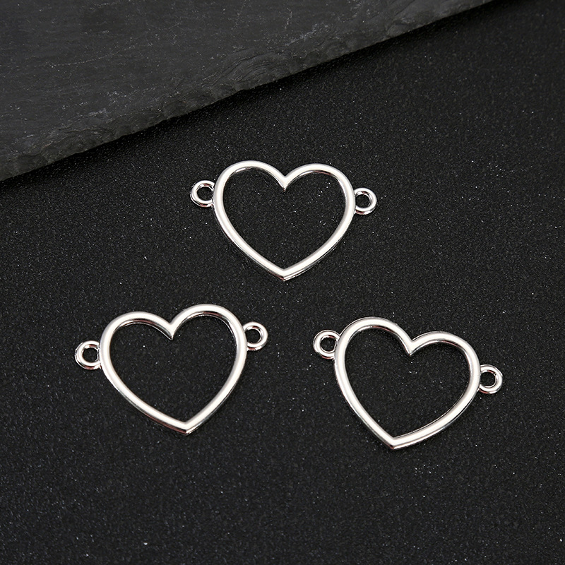 2:Hollow love (about length: 3.9cm width: 2.7cm thickness: 0.15cm)