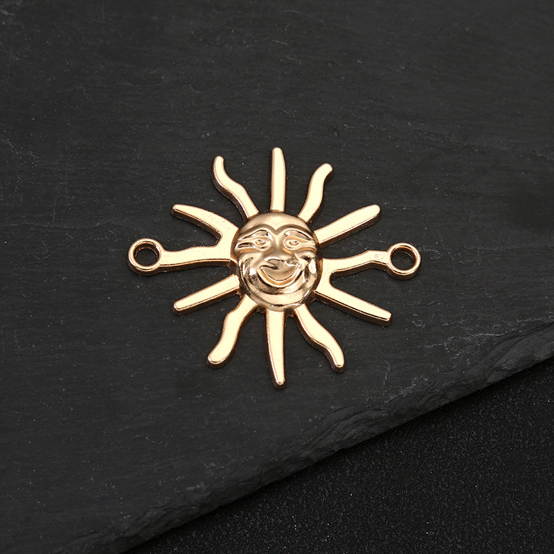 1:Golden Sun (about 8*7.7*0.3cm)