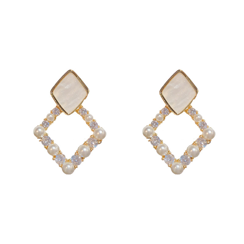 2:White plate diamond pearl rhombus earrings (thick real gold plating)