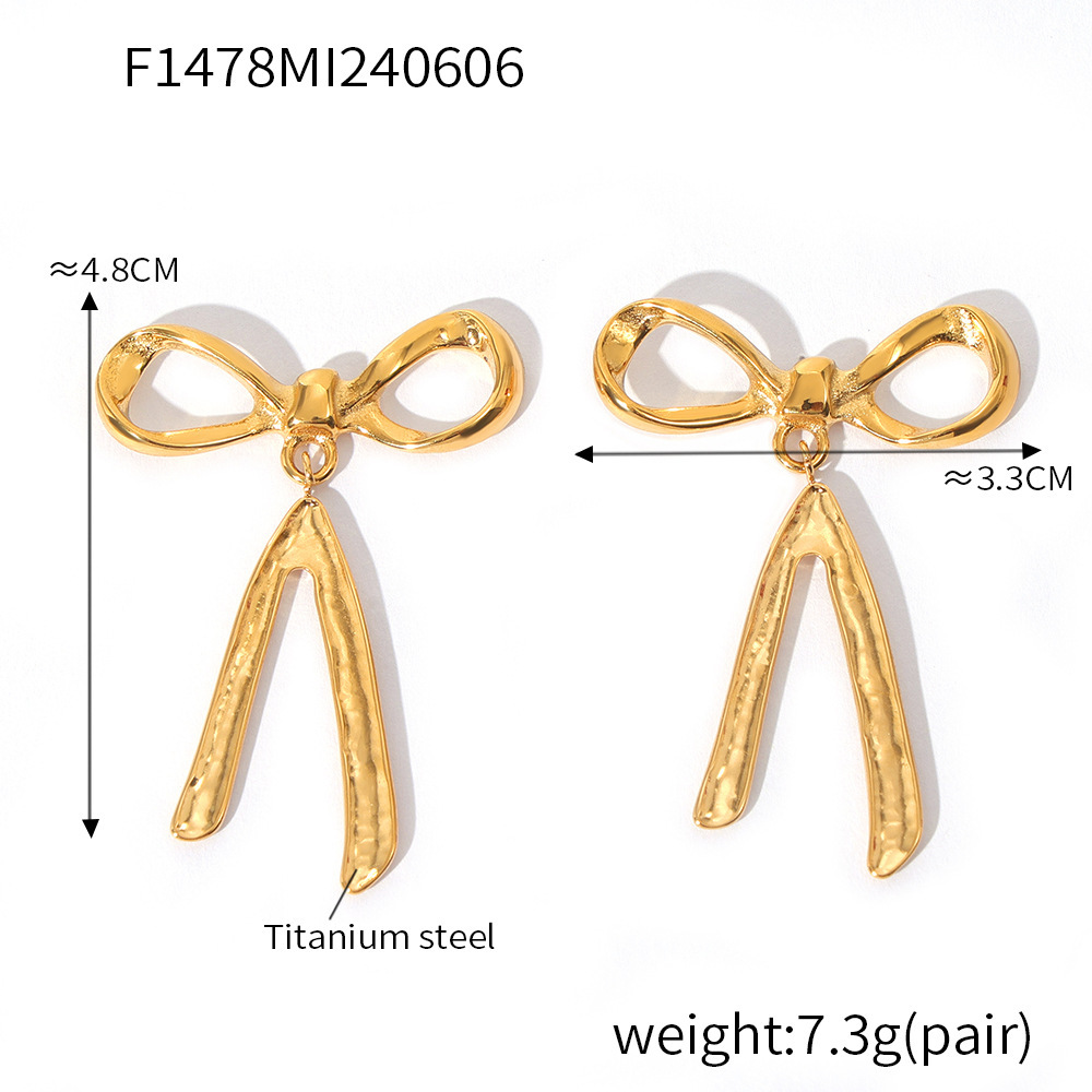 8:F1478-gold earrings