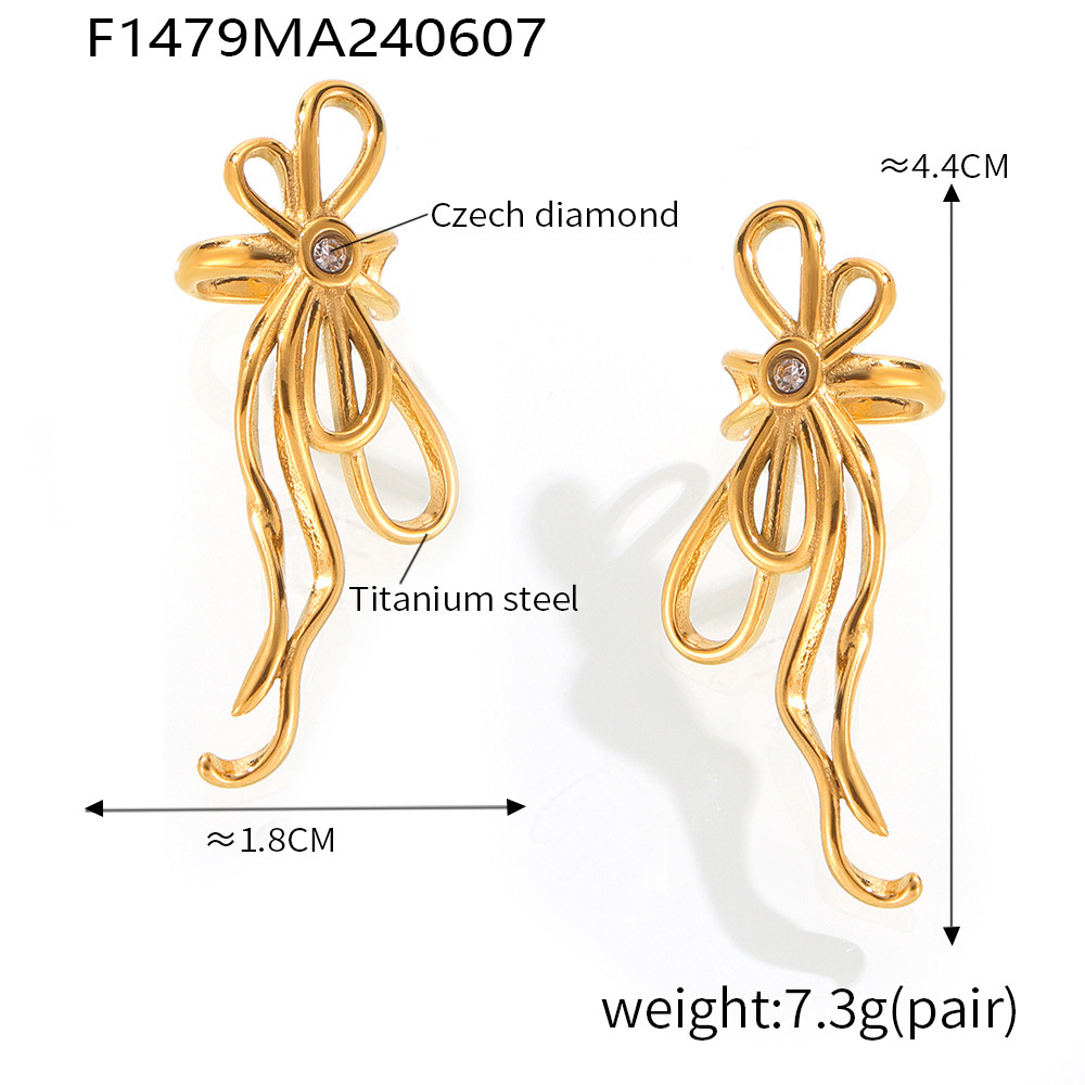 10:F1479-gold earrings