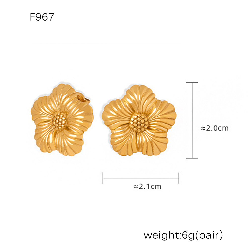 4:F967-gold earrings