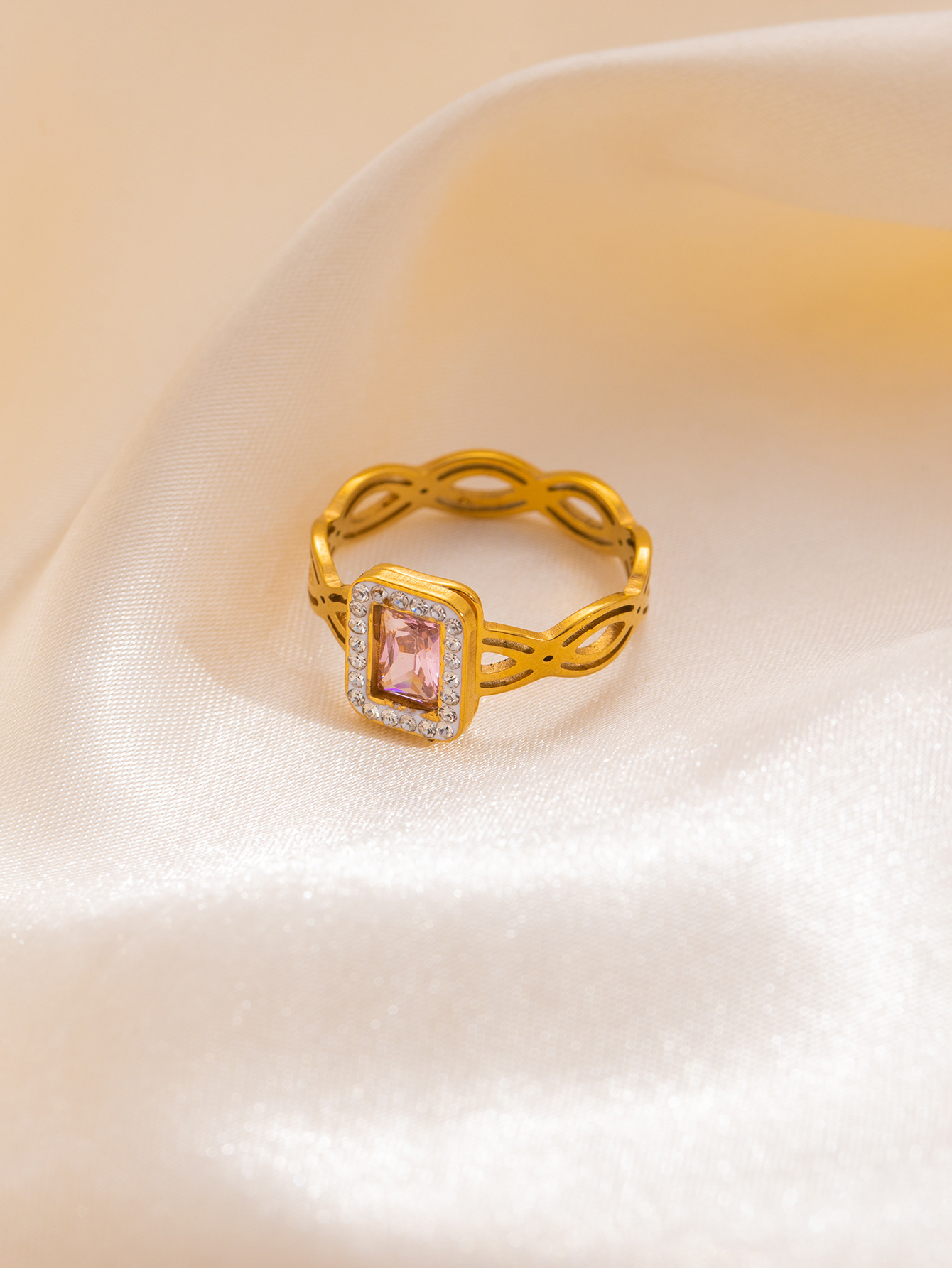 1:Pink gemstone