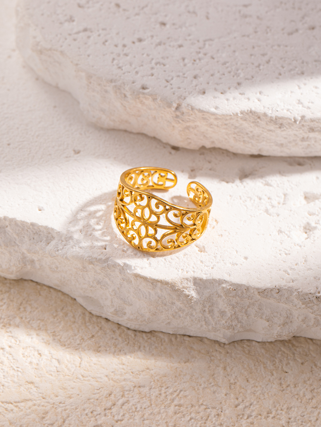 1:Gold Cutout Ring