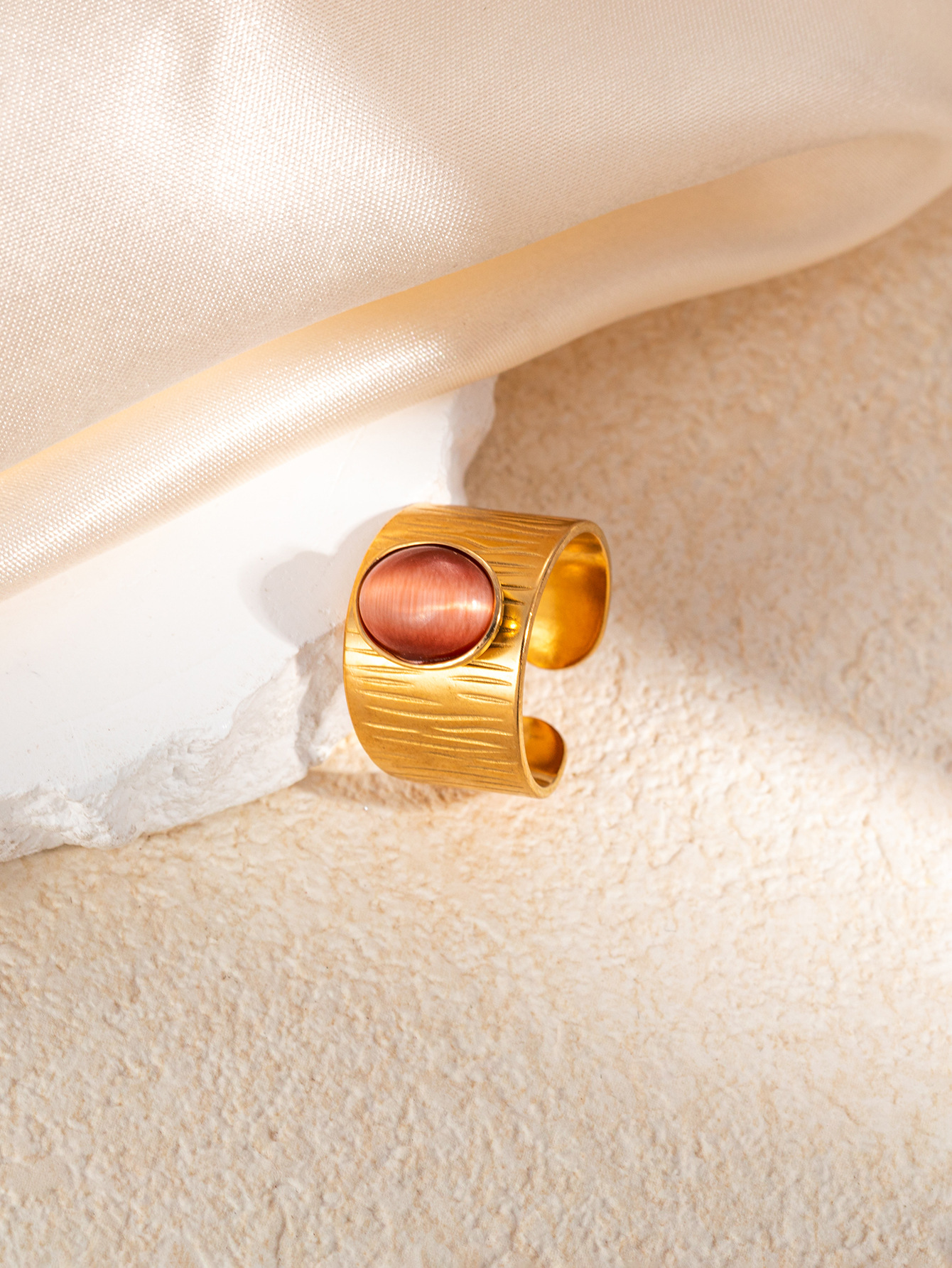 Gold pink natural stone ring