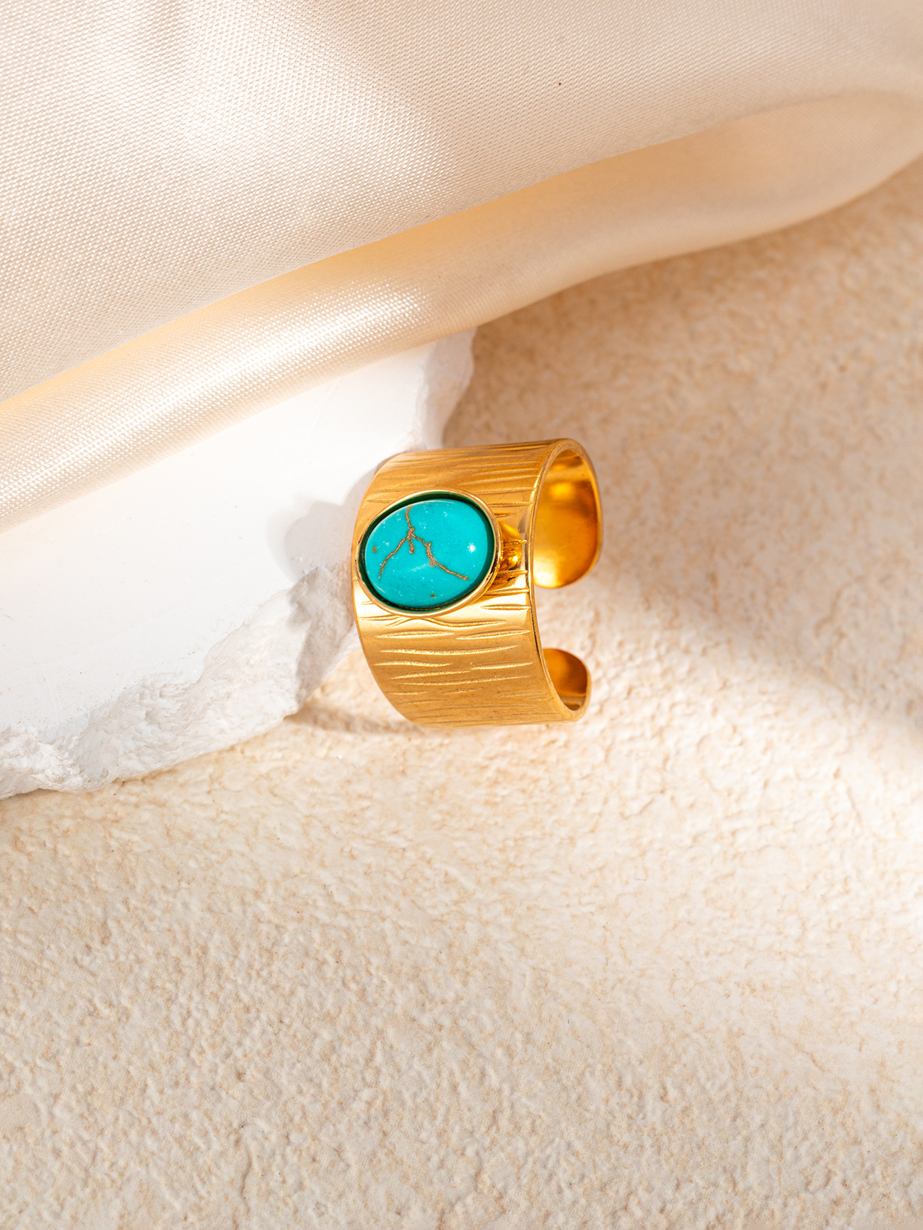 Gold blue turquoise ring