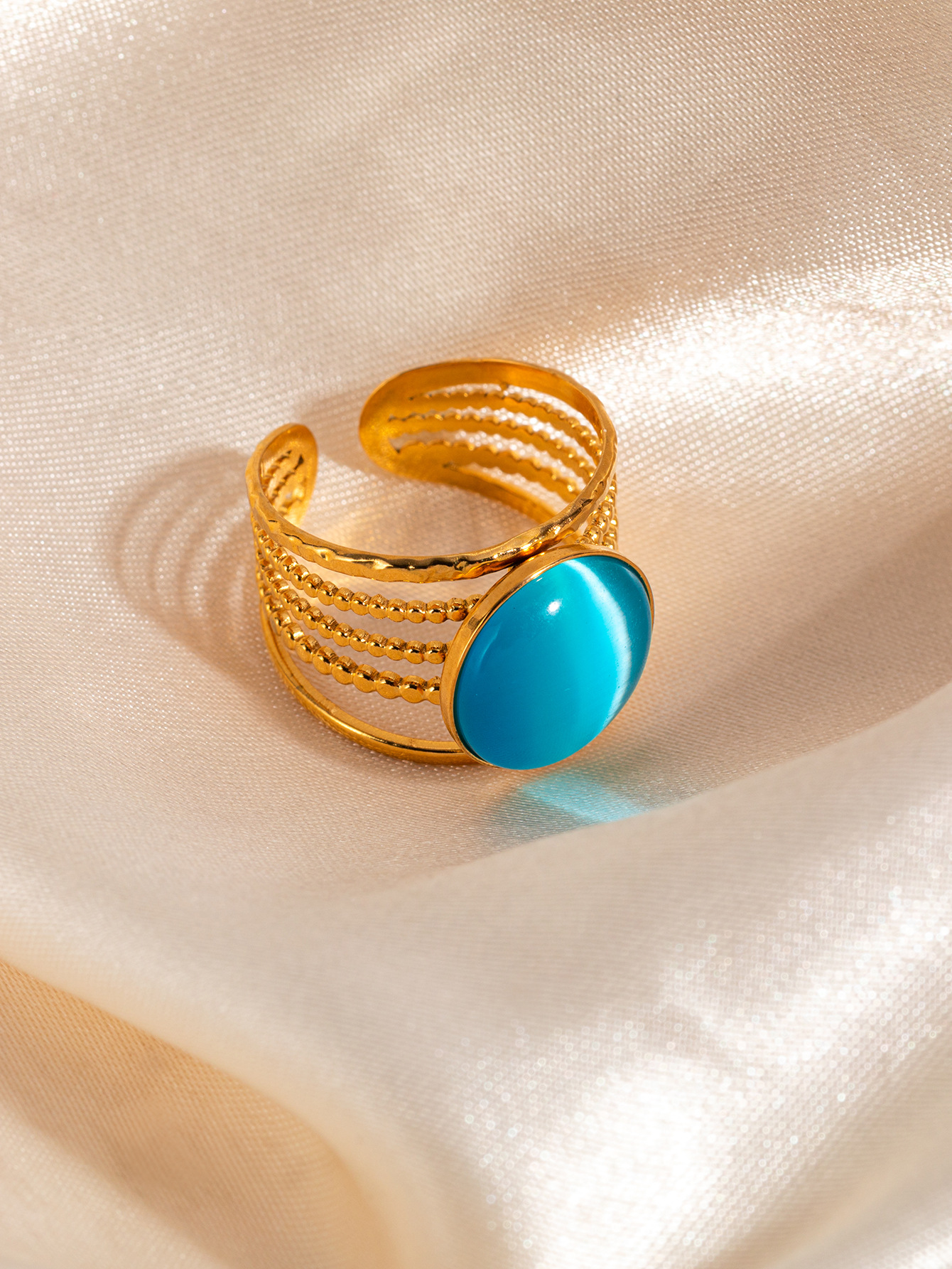 4:Sea blue gemstone ring