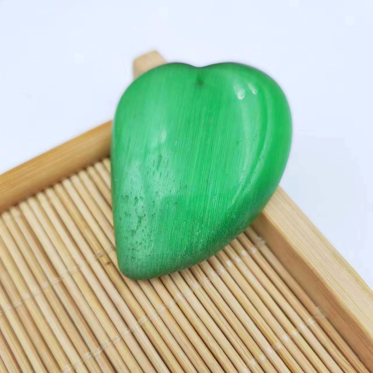 Green crooked heart 34 * 44mm