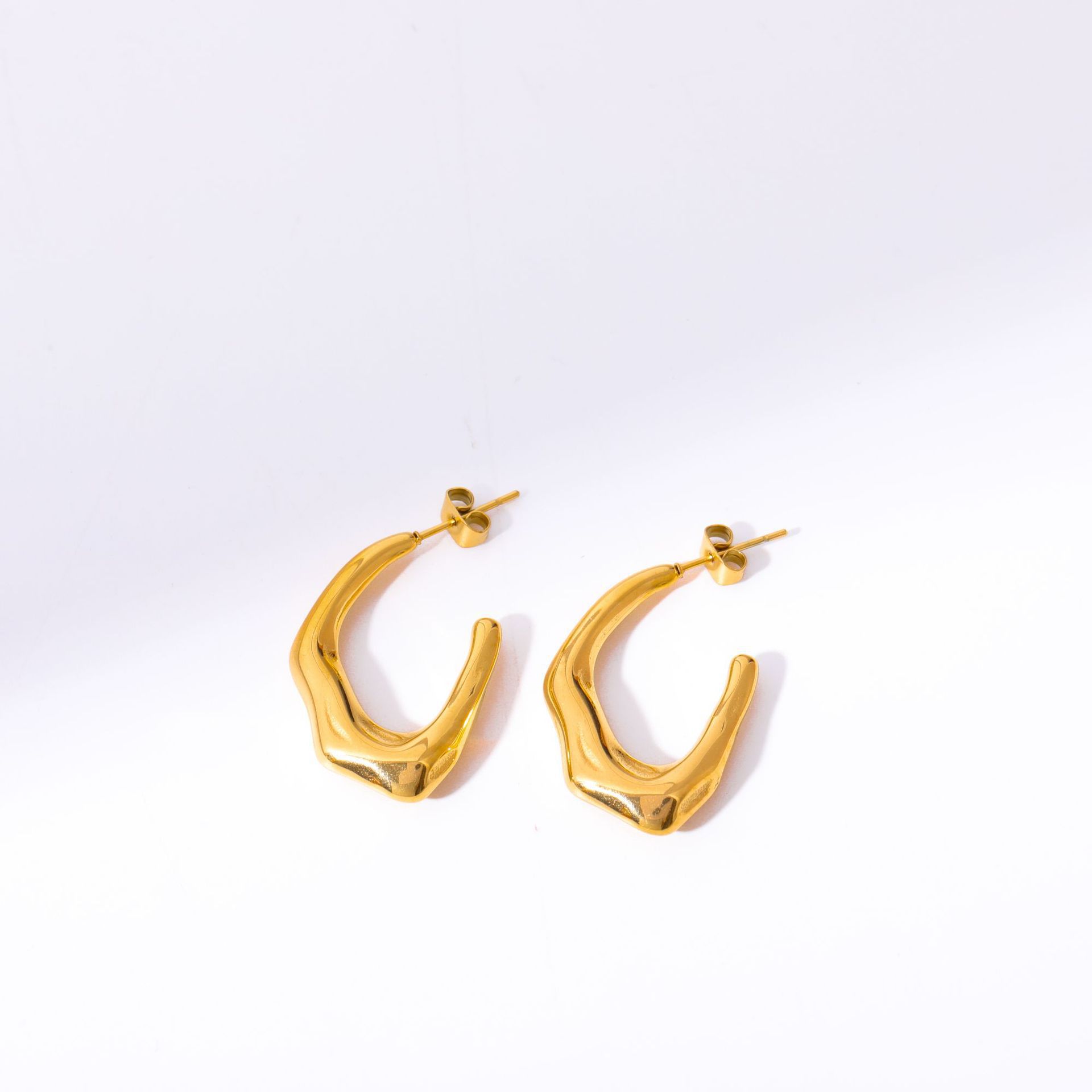 3:Earrings C