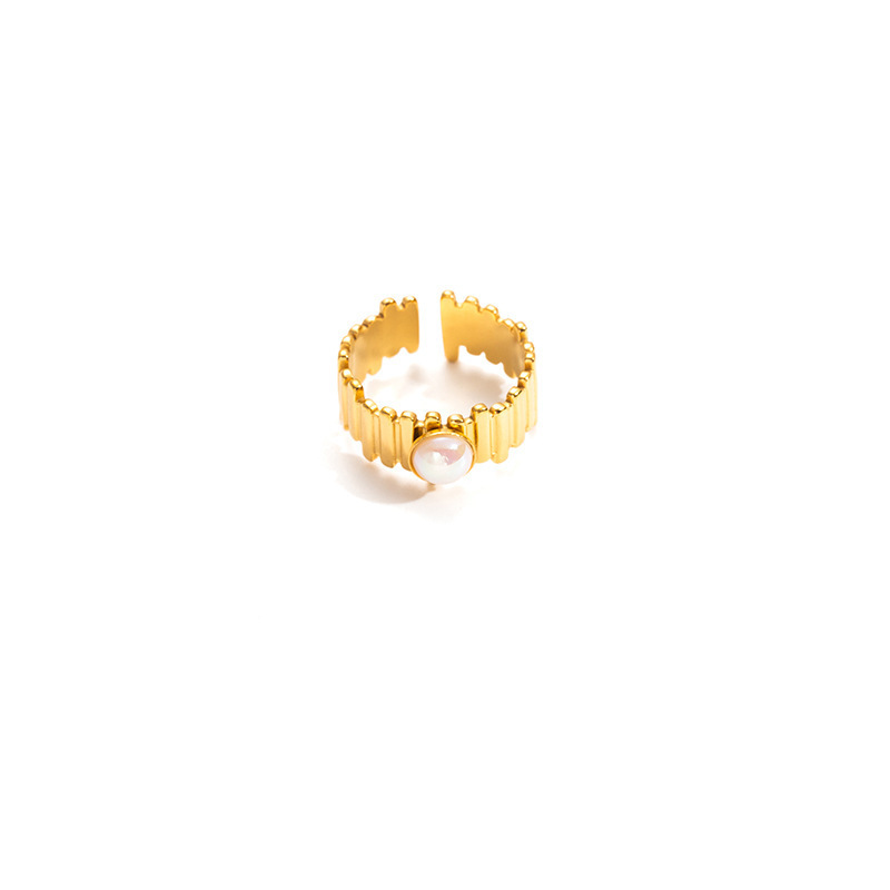 1:White pearl gold ring