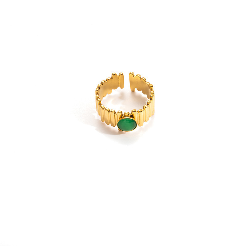 3:Emerald gald gold ring