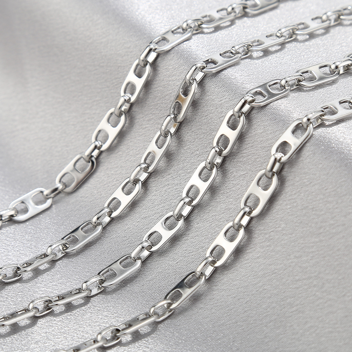 2:Steel color Japanese chain