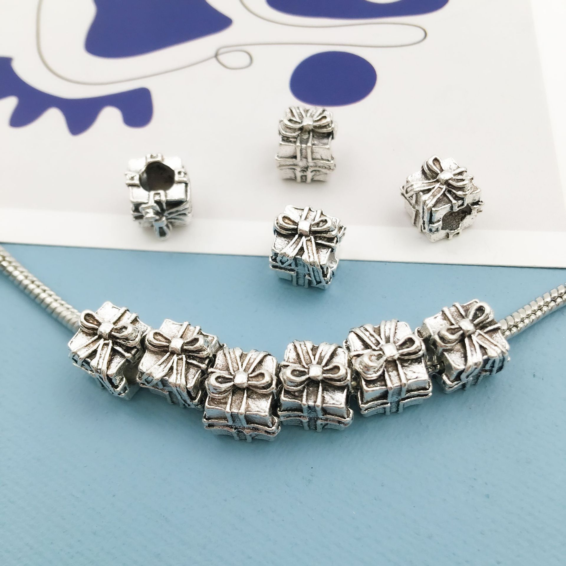 14:1 christmas gift box 8*10-hole 4.5mm-15194-3g