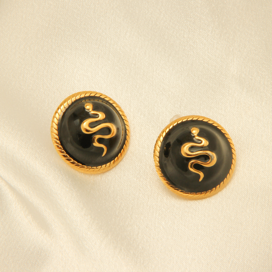 2:EHF051 Black Oil Drop Snake