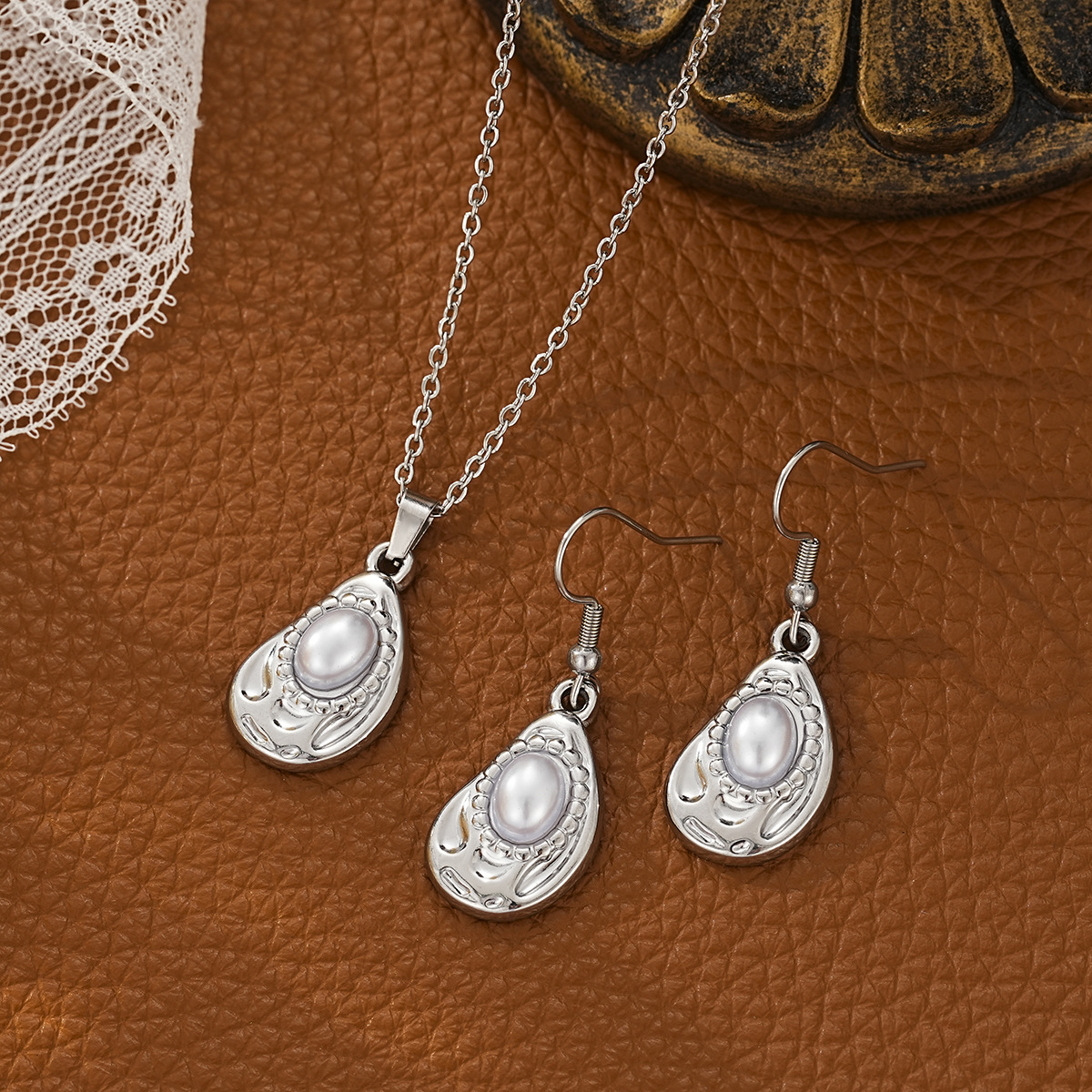 6:80033 earrings   pendant