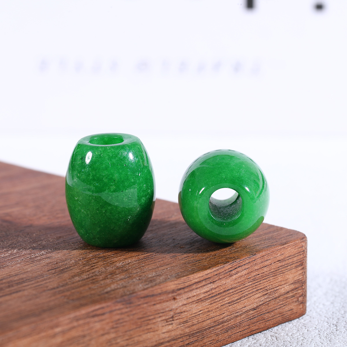 16:Malay jade (in color) (single)