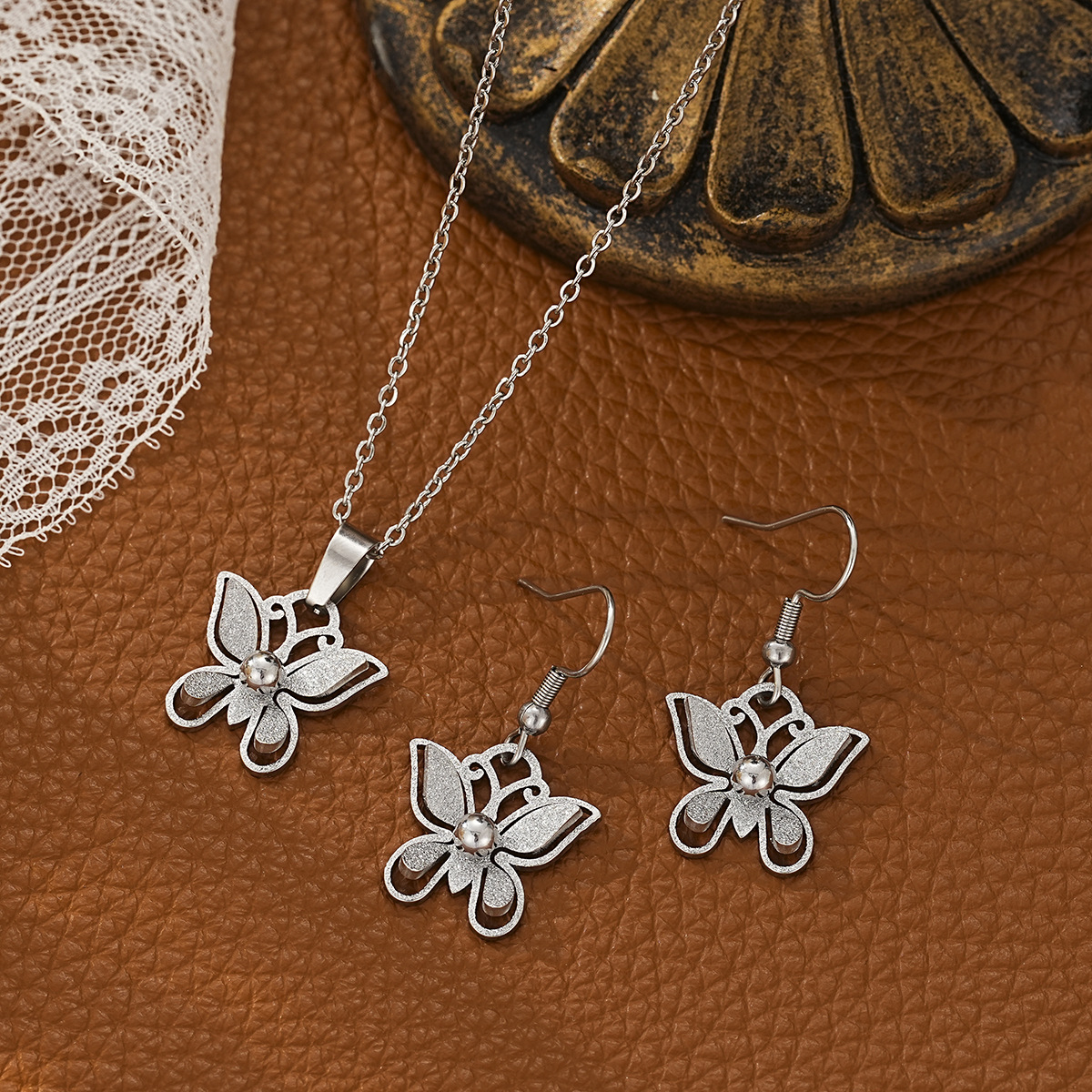 3:80001 earrings   pendant