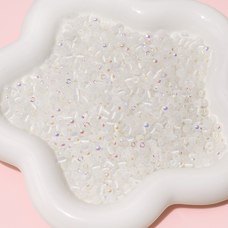 1:White 4mm 10g/pack about 150 pieces