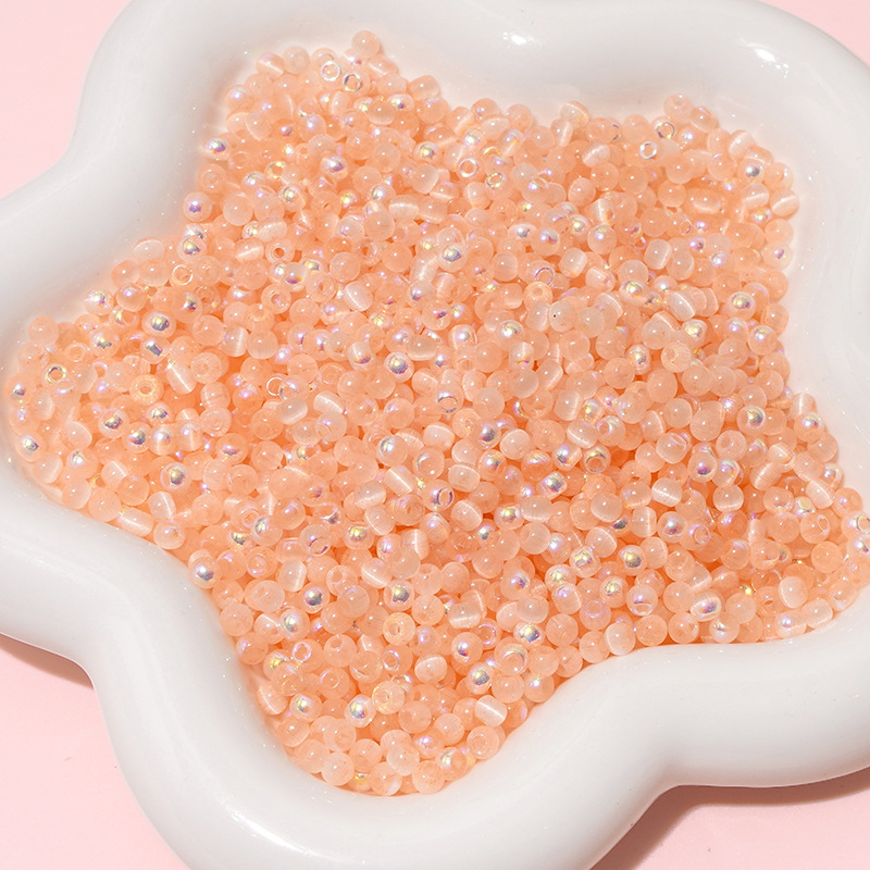 5:Snow bud color 4mm 10g/pack about 150 pieces
