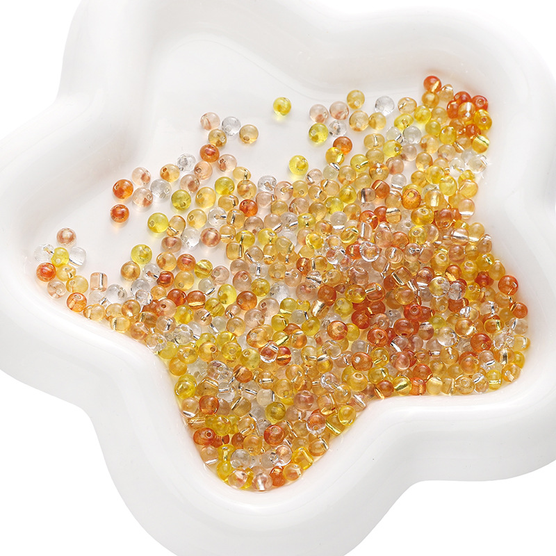 26:Yellow and silver 4mm 10g/pack about 110 pieces