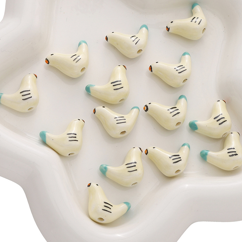 1:Yellow green tail 20x14mm 1 piece/pack