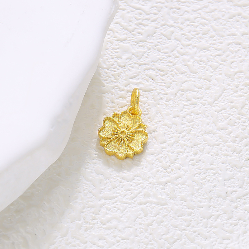 8:Four-leaf flower pendant