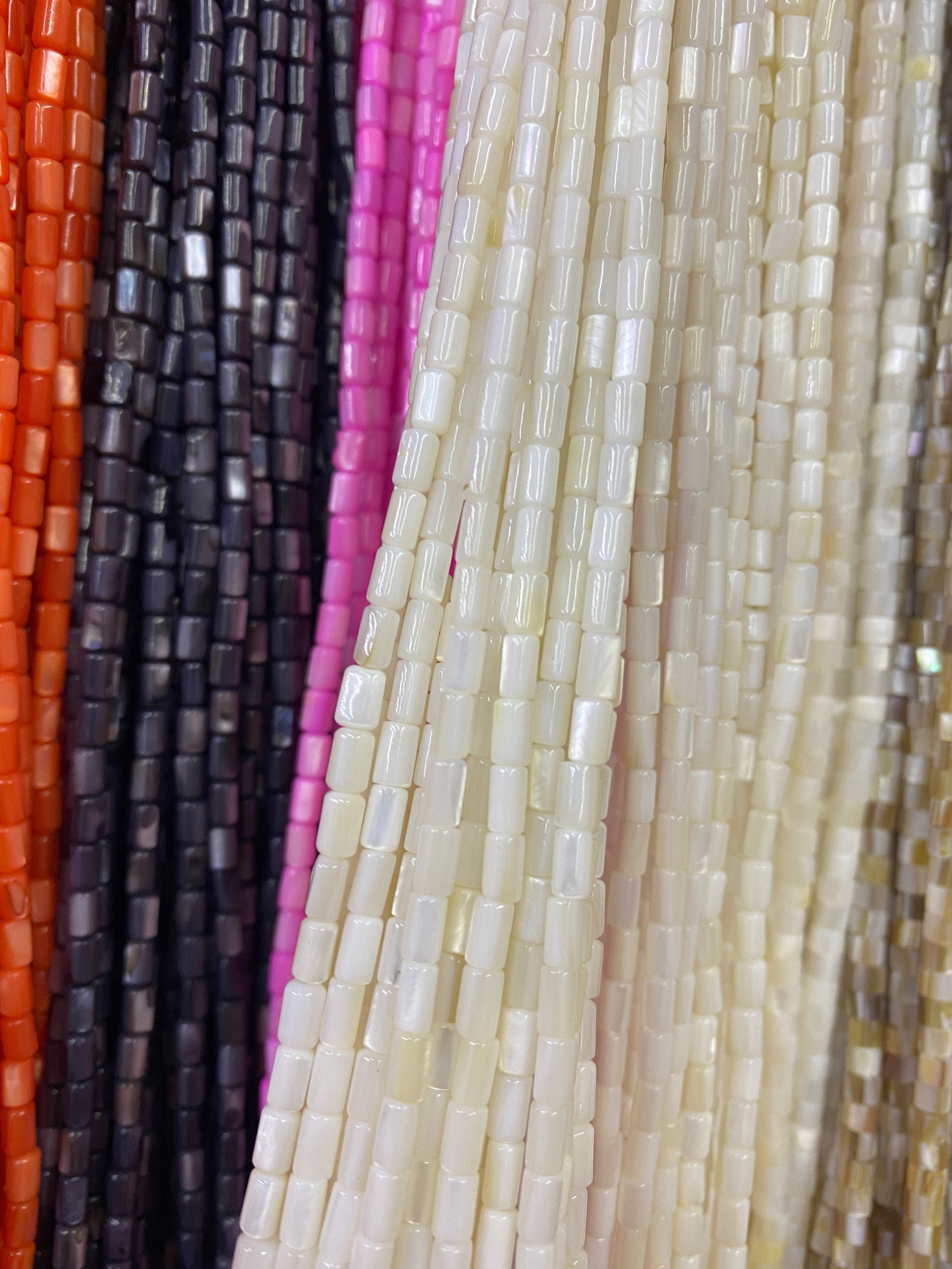 27:White one treaty 47 pieces