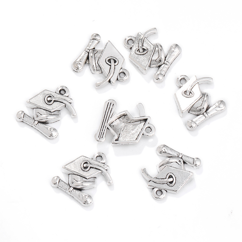 6:Graduation cap 17x 16x 3mm 1.3g