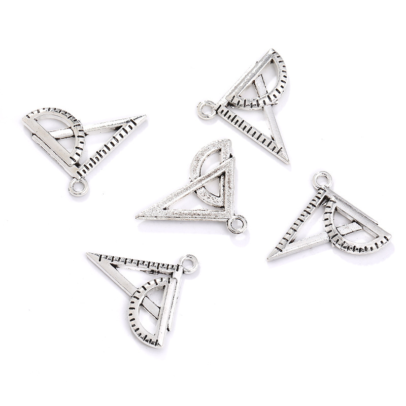 11:Ruler 21x 20x 2mm 1.3g