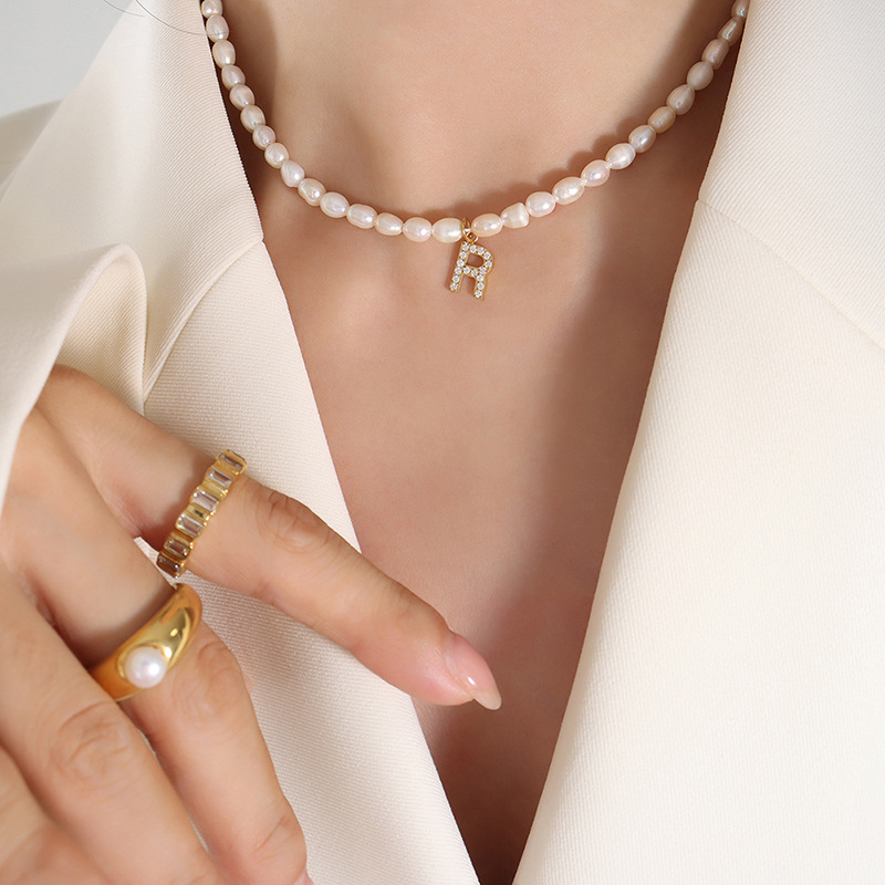 18:P1301-R Letter Gold Necklace 38 7cm