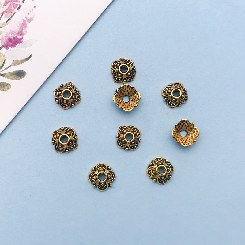 8:1 antique gold flower-shaped flower hat 8*8 holes 1.6 mm-16608-0.2g