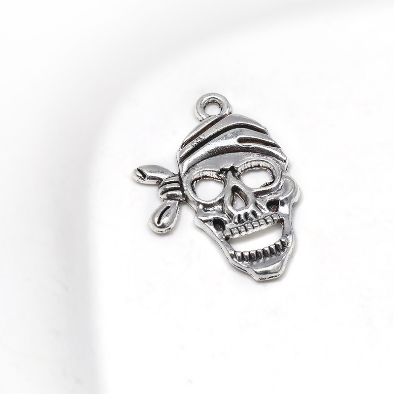 7:Skeleton (19x27.5mm)