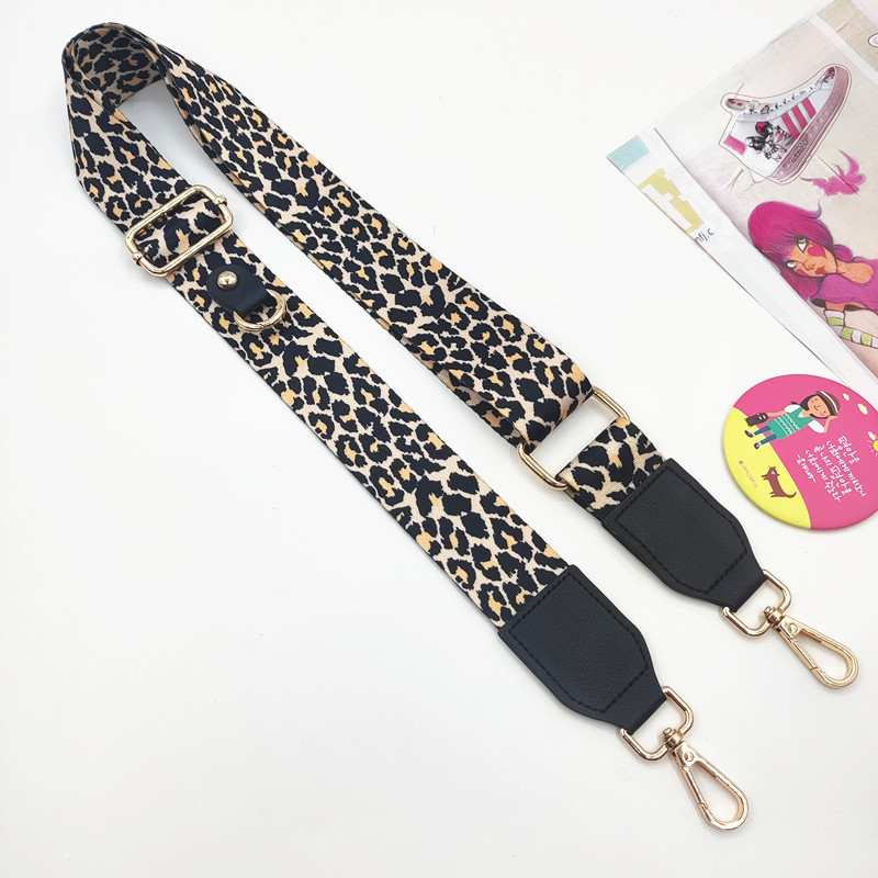 11:Leopard print shoulder strap