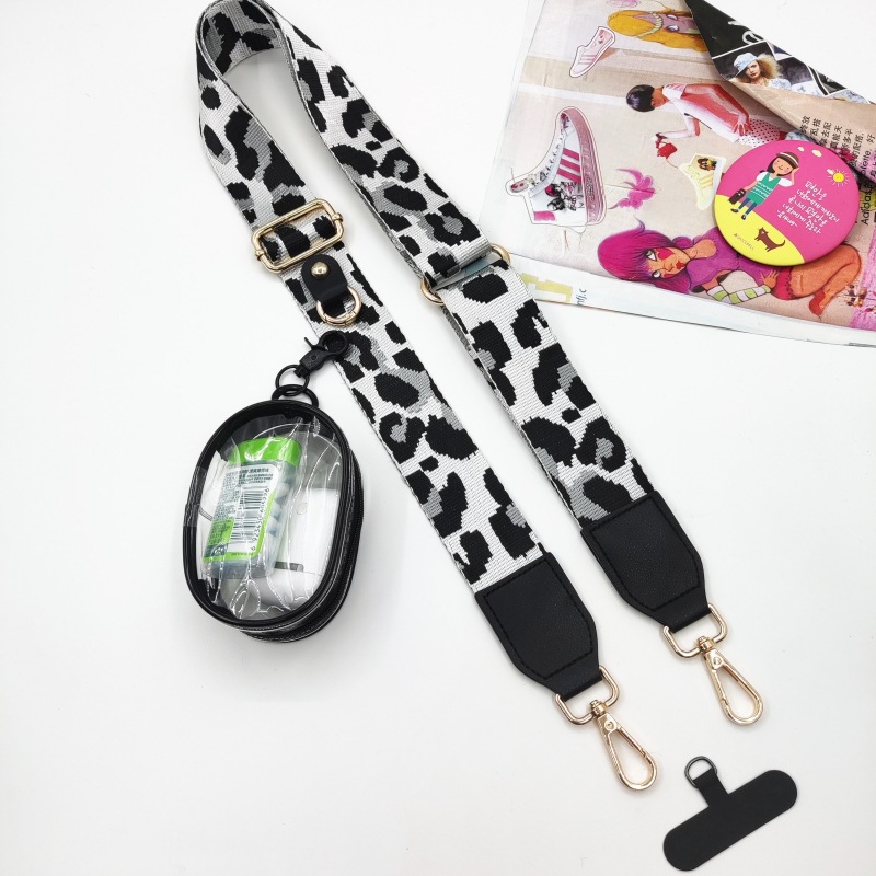 2:White light gray leopard print three-piece set